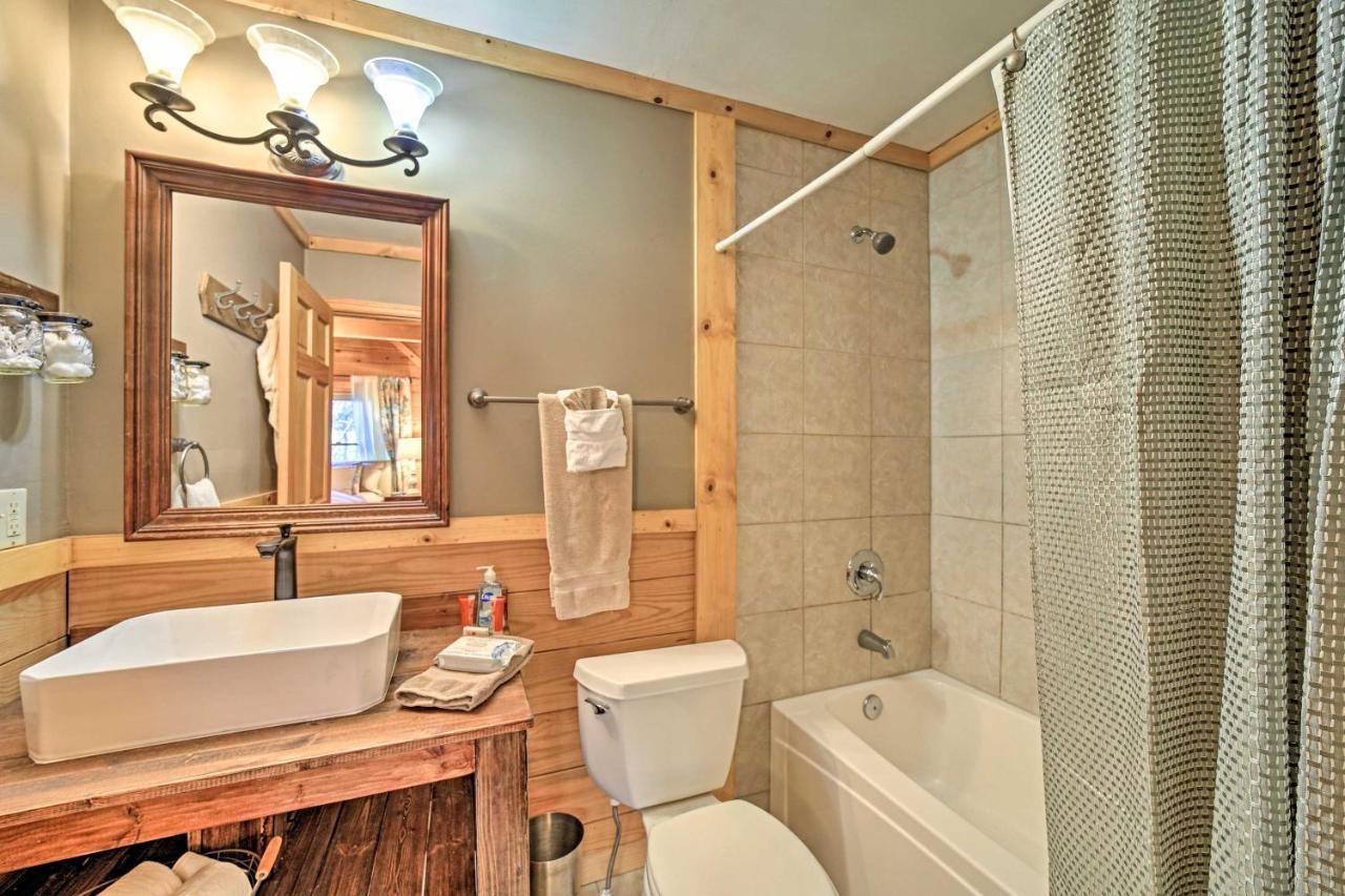 Creekside Bryson City Cabin With Private Hot Tub 外观 照片