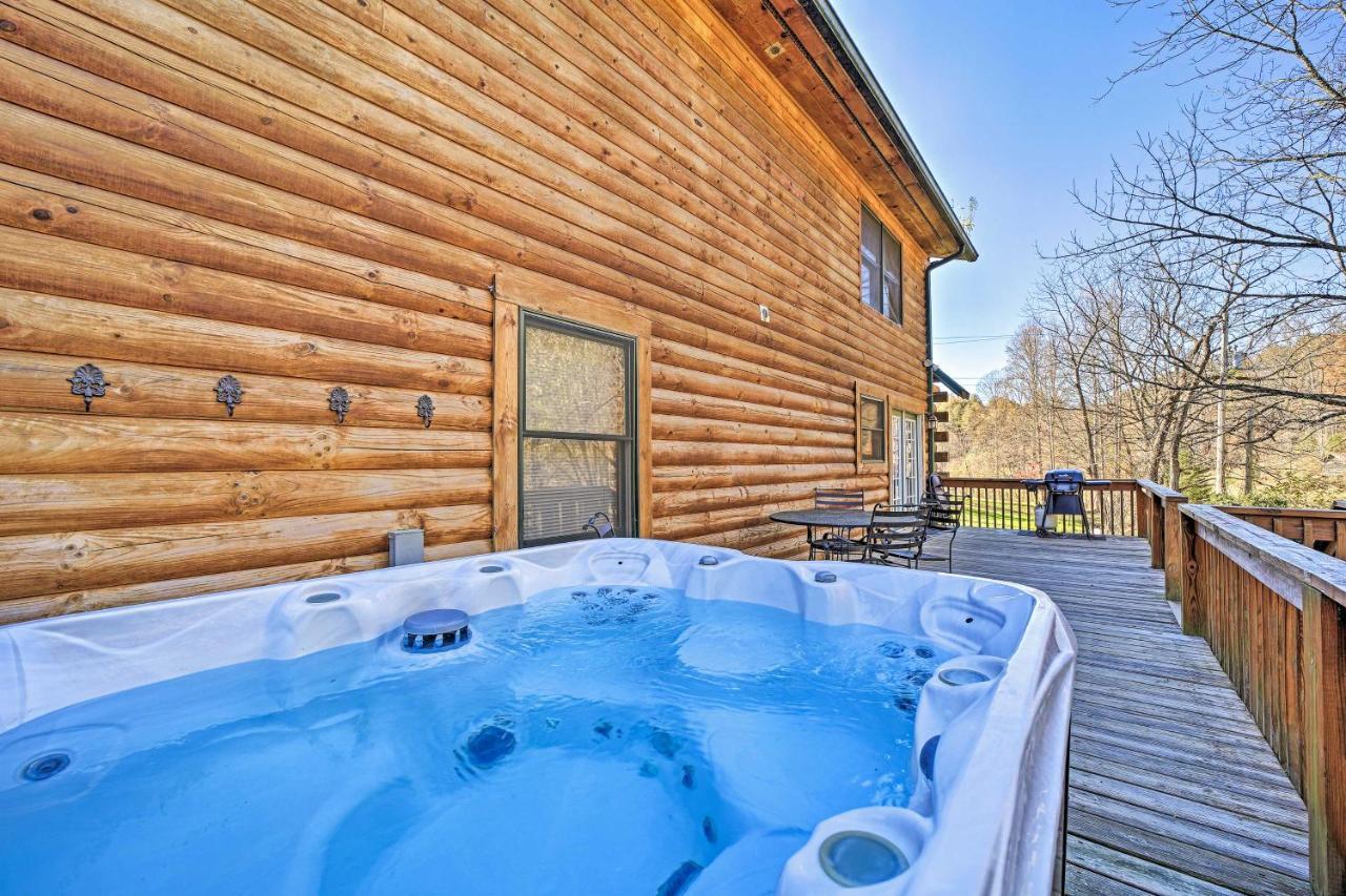 Creekside Bryson City Cabin With Private Hot Tub 外观 照片