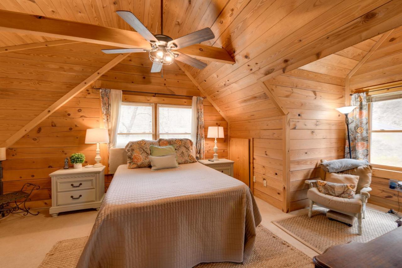 Creekside Bryson City Cabin With Private Hot Tub 外观 照片