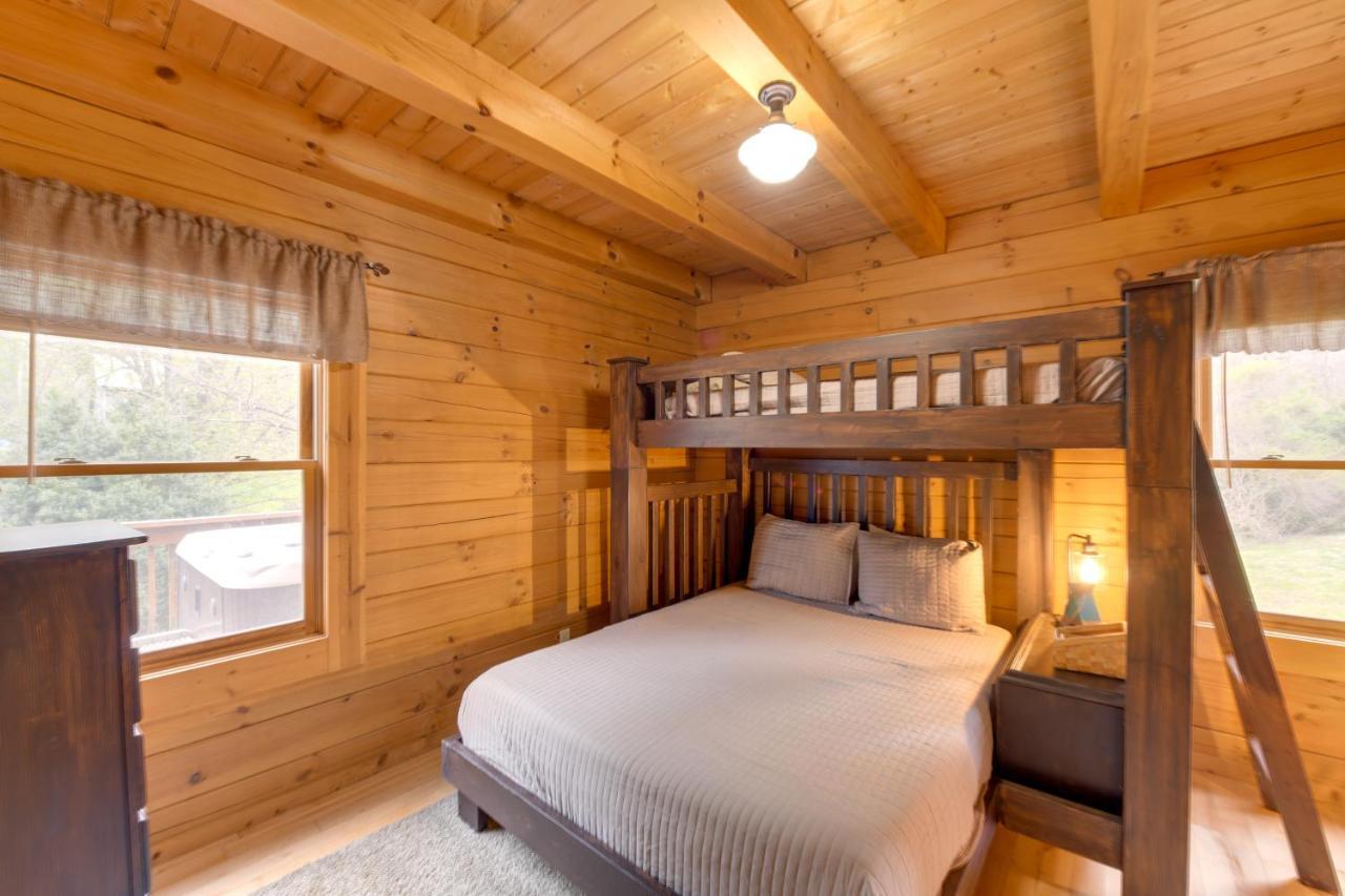 Creekside Bryson City Cabin With Private Hot Tub 外观 照片